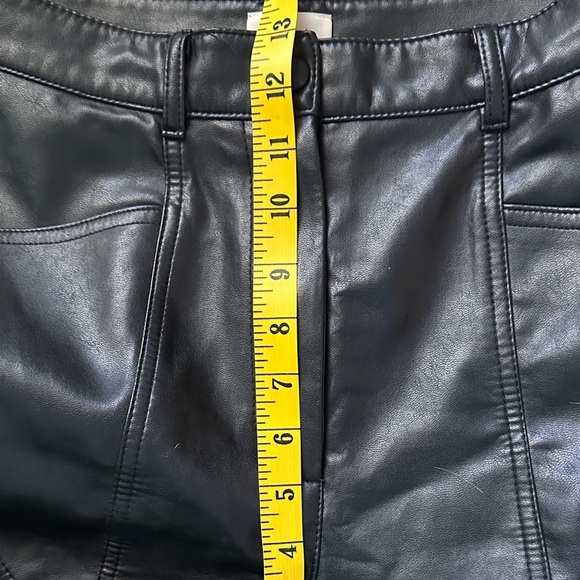 Aritzia Wilfred Rebel Vegan Pant Black Trendy Classic Fall Back to School size 4 - Picture 8 of 11